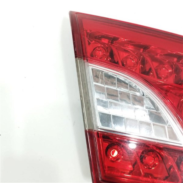 Lanterna Esquerda Tampa Traseira Nissan Sentra 2015