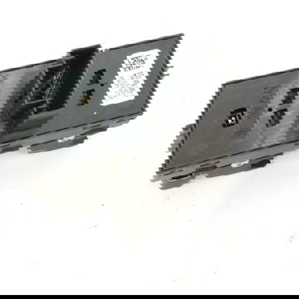 Comando Vidro Porta Dianteira Esquerda Vw Virtus Msi 2021