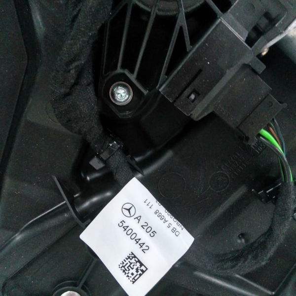 Máquina De Vidro Traseira Direita Mercedes C180 2018