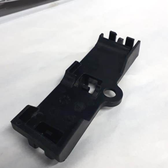 Guia Suporte Radiador Direito Fiat Toro 1.8 Flex 2018 2019