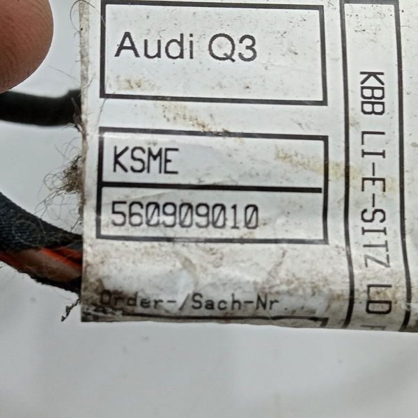 Chicote Banco Dianteiro Esquerdo Audi Q3 2015 560909010