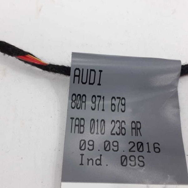 Chicote Porta Luvas Painel Audi Q5 2019