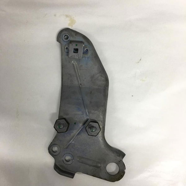 Suporte A2702200141 Mercedes Benz A200 1.6 2015