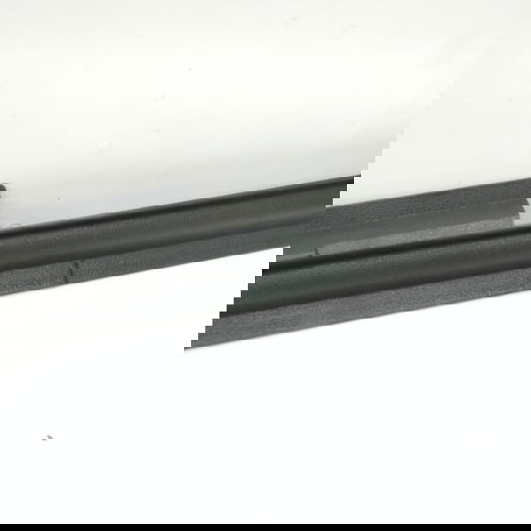 Moldura Inferior Coluna Direita  Mercedesbenz Axor 1933 2012