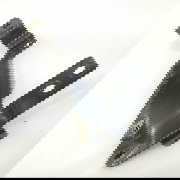 Suporte Paralama Direito Mercedes Benz Axor 1933 2008