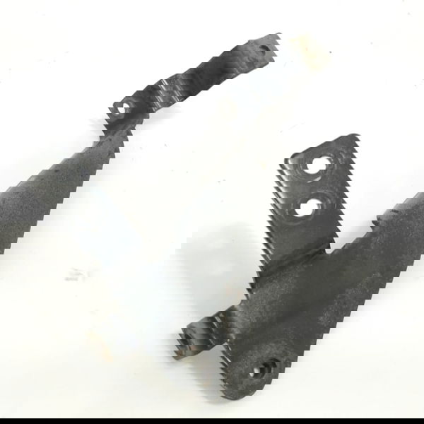 Suporte Paralama Esquerdo Mercedes Benz Axor 1933 2008