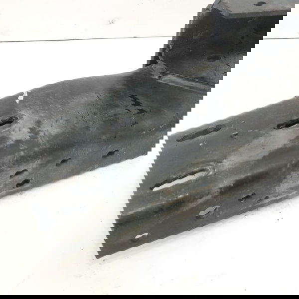 Suporte Esquerdo Parachoque Mercedes Benz Axor 1933 2008