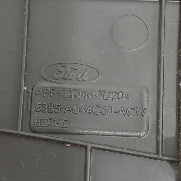 Acabamento Lateral Esquerdo E3b5a044c61acw Ford Ka 2015