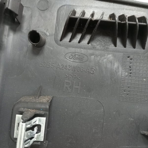 Acabamento Inferior Coluna Central Lado Direito Ford Ka 2015