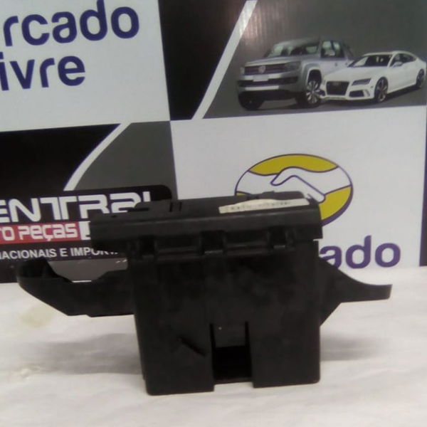 Caixa Bateria Auxiliar Mercedes Benz A200 2015
