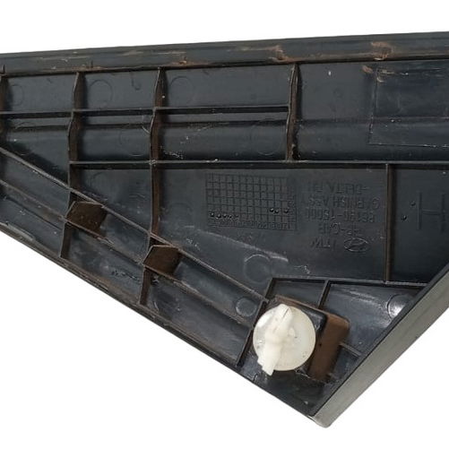 Moldura Externa Retrovisor Lado Direito Hb20 Hatch 2019