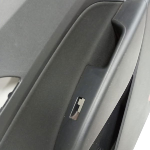 Forro De Porta Dianteira Direita Hyundai Hb20 Hatch 2019
