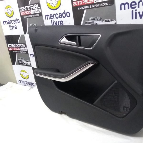 Forro Porta Dianteira Esquerda Mercedes A200 2015 Detalhe