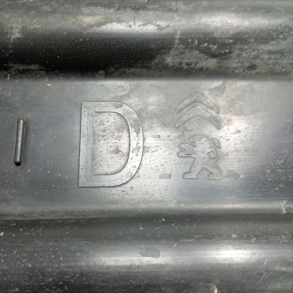 Defletor  Assoalho Lado Direito Peugeot 208 2016 Meia