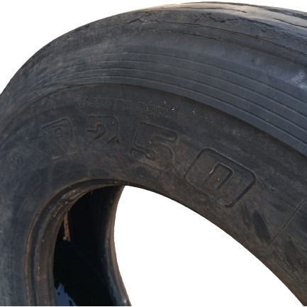 Pneu Bridgestone R250 295/80 R22.5