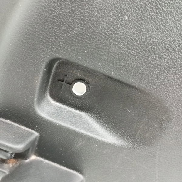 Acabamento Porta Malas Lado Direito Compass Gasolina 2020