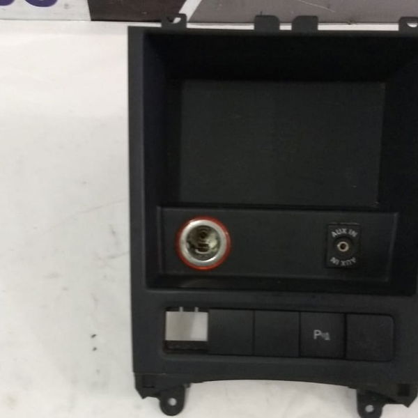 Porta Objetos Acendedor Aux Central Jetta 2014 (detalhe)