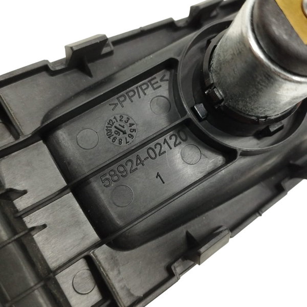Tomada 12v Tras Console Central Toyota Corolla Gli 1.8 2017