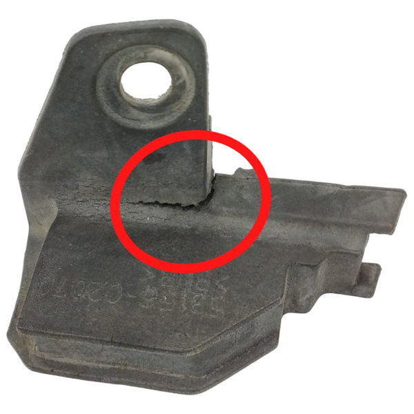 Batente Esquerdo Capo Toyota Corolla Gli 1.8 2017  Detalhe