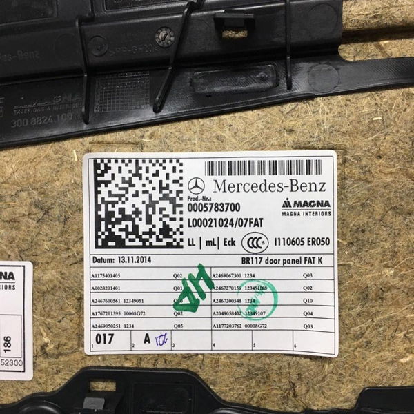 Forro De Porta Dianteiro Esquerdo Mercedes Cla 200 1.6 2015