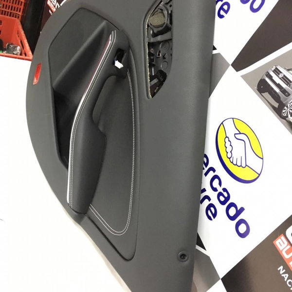 Forro De Porta Traseira Direita Mercedes Cla 200 1.6 2015