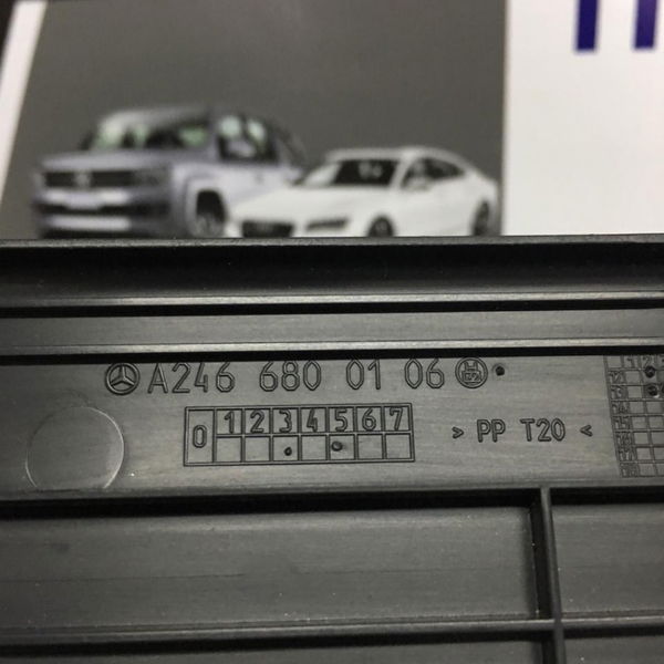 Soleira Dianteira Direita Mercedes Cla 200 2015