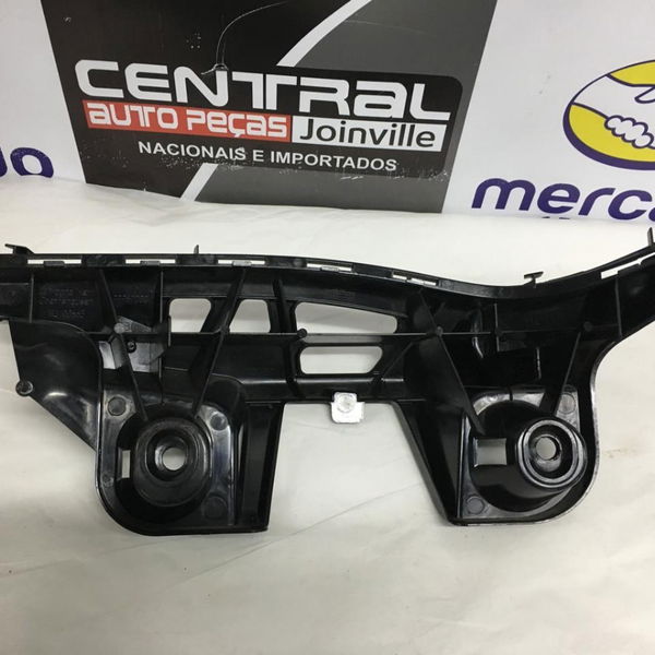 Guia Parachoque Traseiro Esquerdo Mercedes Benz Cla 200 2015