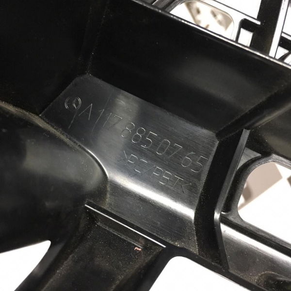Guia Parachoque Traseiro Esquerdo Mercedes Benz Cla 200 2015