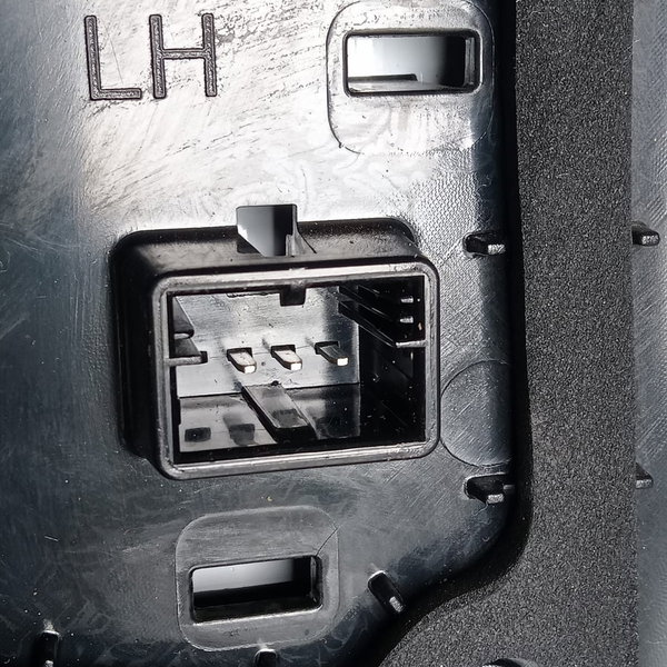 Lanterna Tampa Traseira Vw Nivus 1.0 Comfortline 2022 Preto