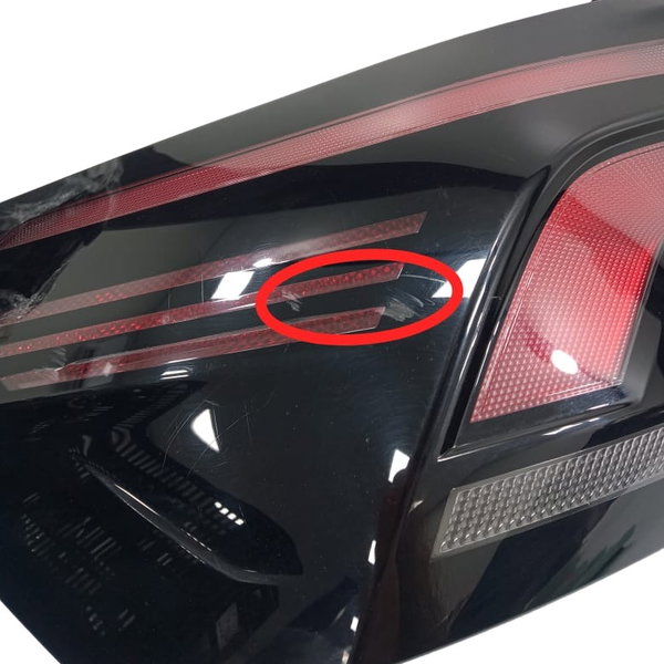 Lanterna Esquerda Vw Nivus 1.0 Comfortline 2022 Esquerdo Vermelho