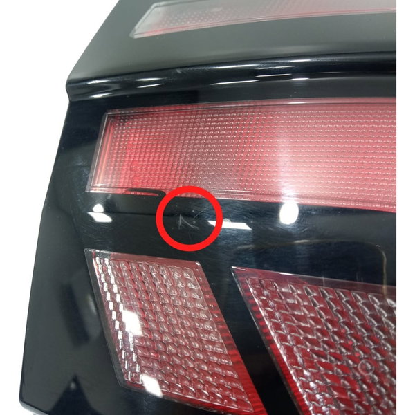 Lanterna Direita Vw Nivus 1.0 Comfortline 2022 Direito Vermelho