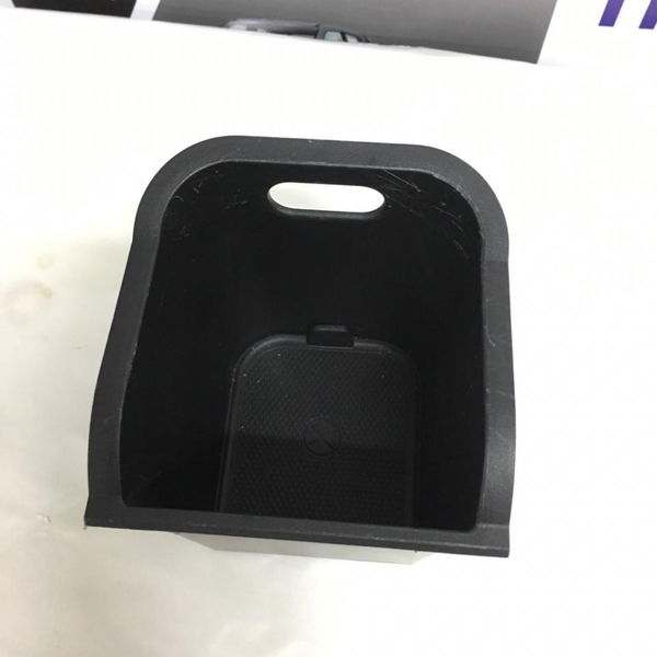 Porta Treco Console Central Mercedes Benz Cla 200 2015