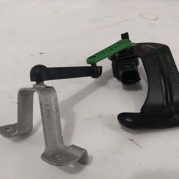 Sensor Altura Susp Traseira Esquerda Vw Tiguan R-lime 2018