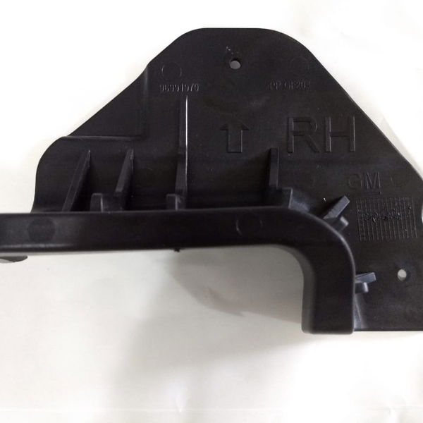 Suporte Interno Porta Traseira Direita Gm Tracker Ltz 2015