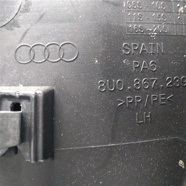 Acabamento Inferior Coluna L.e Audi Q3 2.0 Tfsi 2013