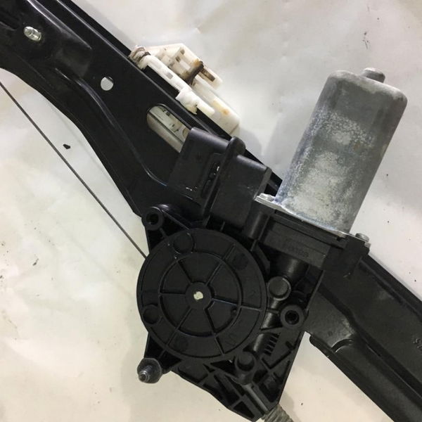 Maquina Do Vidro Dianteira Direita Bmw 320i 2012