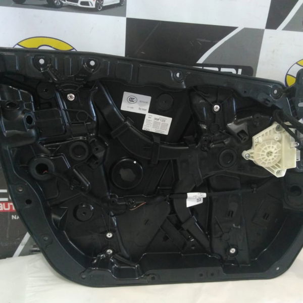 Máquina De Vidro Dianteira Esquerda Mercedes C180 2018