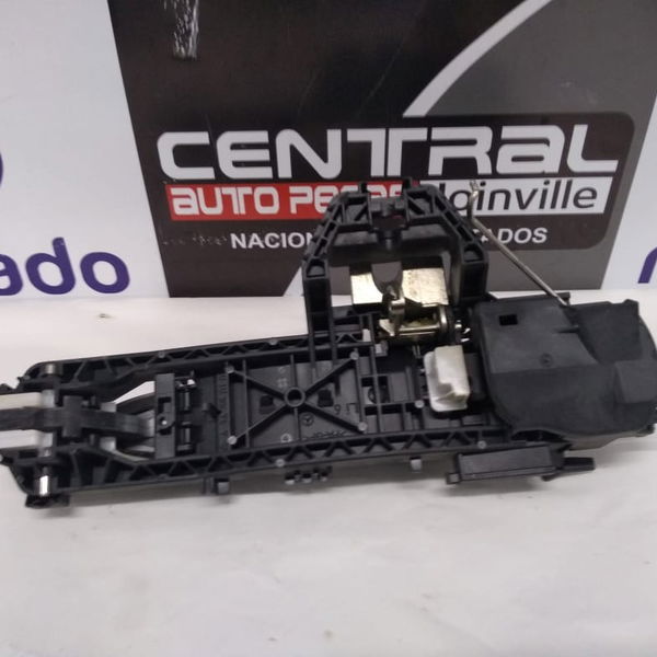 Maçaneta Externa Dianteira Esq. Mercedes Benz C180 2013