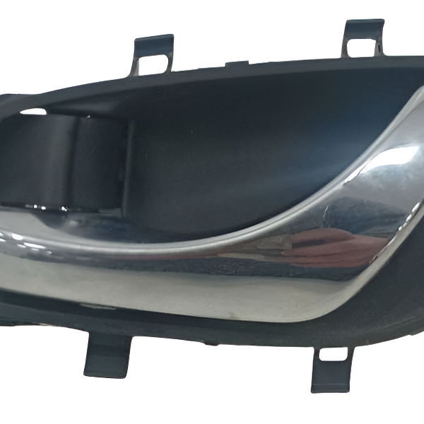 Maçaneta Interna Porta Traseira Esq Nissan Frontier 2022 Cinza Traseira