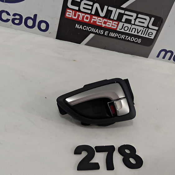 Maçaneta Interna Traseira Esquerda Hyundai Ix35 2018 Preto Traseira