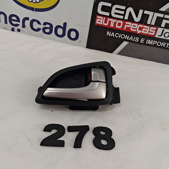 Maçaneta Interna Traseira Direita Hyundai Ix35 2018 Preto Traseira