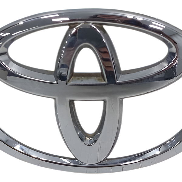 Emblema Símbolo Toyota Tampa Traseira Toyota Corolla 2012 Prata