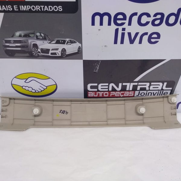 Acabamento Central Tampa Traseira Bmw 320i Gt Sport 2015