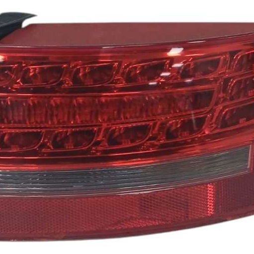 Lanterna Direita Audi Rs5 4.2 V8 2011 Recuperada  Direito/passageiro Vermelho