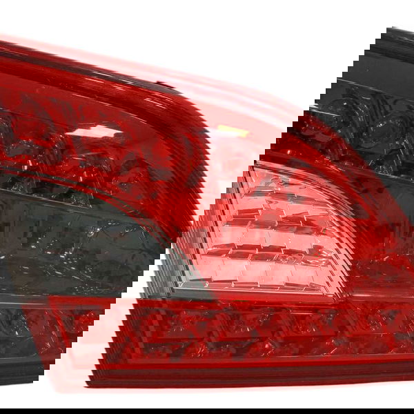 Lanterna Esquerda Tampa Traseira Nissan Sentra 2015 *detalhe Esquerdo/motorista Vermelho