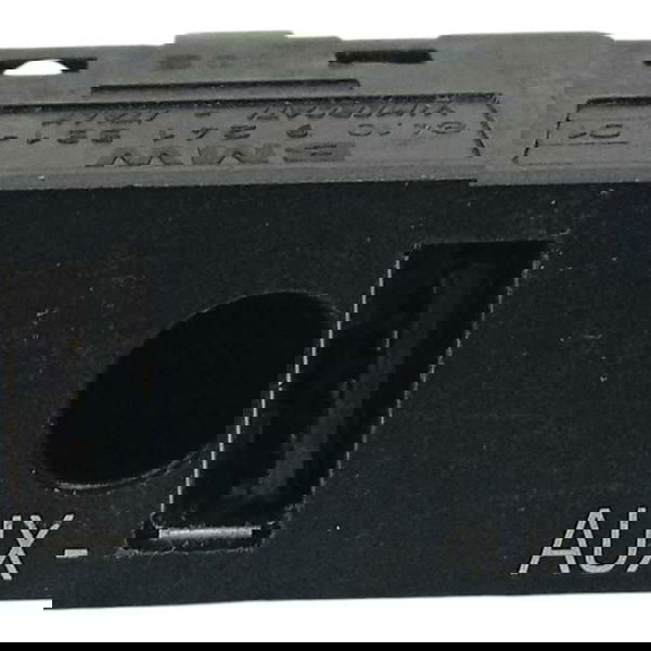 Entrada Usb Bmw X1 2013 Detalhe  Preto