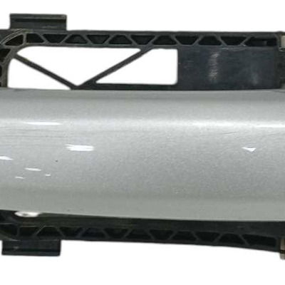 Maçaneta Externa Porta Traseira Direita Vw Amarok 2.0 2014 Prata Traseira