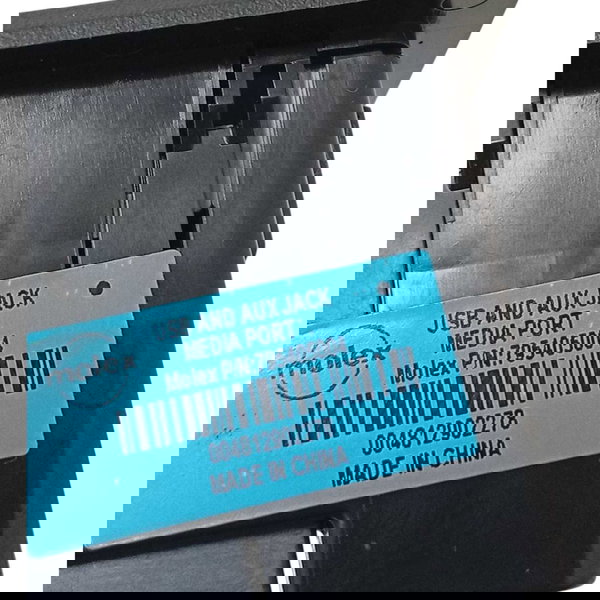 Entrada Usb Aux Nissan Kicks 2019 Preto