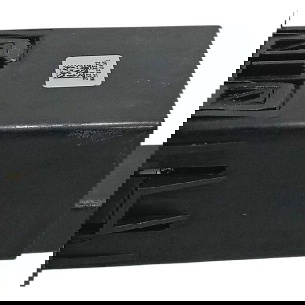 Tomada Usb Chvrolet Tracker 12t 2023 Preto