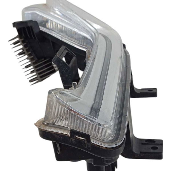 Farol Auxiliar Esquerdo  Chvrolet Tracker 12t 2023 Esquerdo/motorista